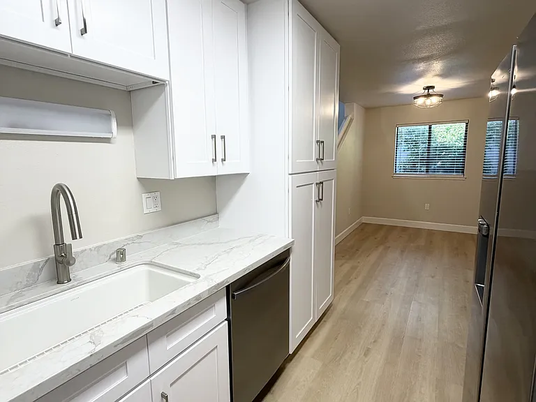 151 Francis Cir — Photo 7