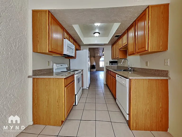 5100 N Miller Rd #23 — Photo 4