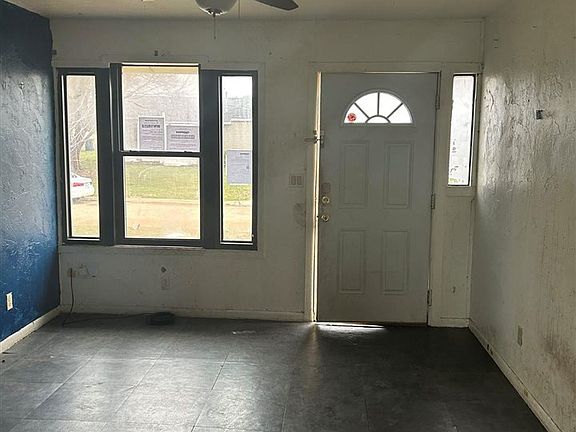 3rd image of 812 NW 34th St