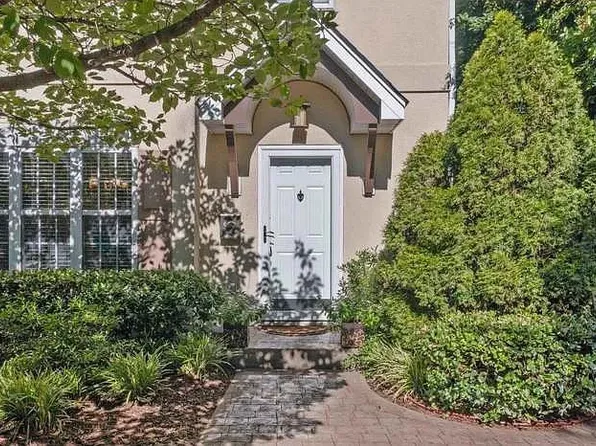 1109 Wake Forest Rd #B, Raleigh, NC 27609