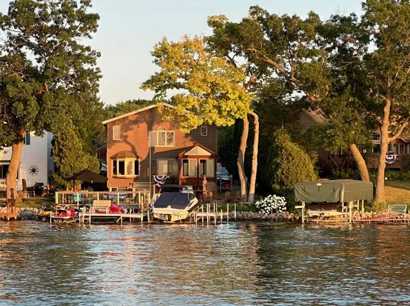 28908 Beach DRIVE, Waterford, WI 53185