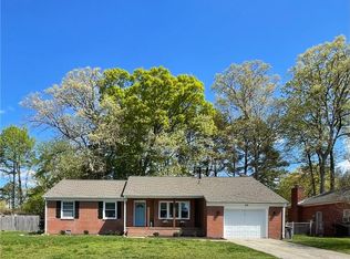 25 Alexander Dr, Hampton, VA 23664