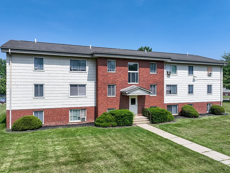 Seneca Oaks — Photo 18