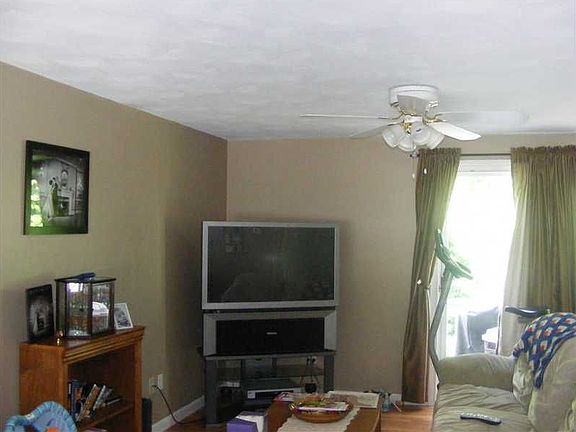 5th image of 703 Woodhaven Ct