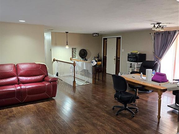 2nd image of 15 Elmwood Pl