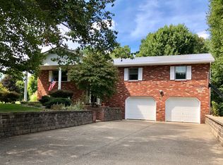 2051 Chateau Cir, New Concord, OH 43762