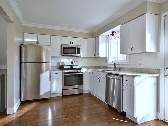 3rd image of 813 S Berkley Ave
