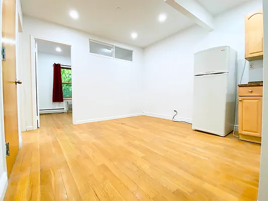 Rented by Bond New York | media 7