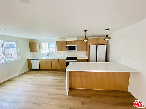 1000 S Sherbourne Dr #1010 Photo 1