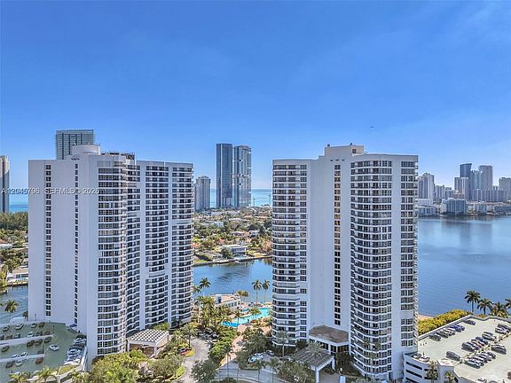 3rd image of 19101 Mystic Pointe Dr #Penthouse 6