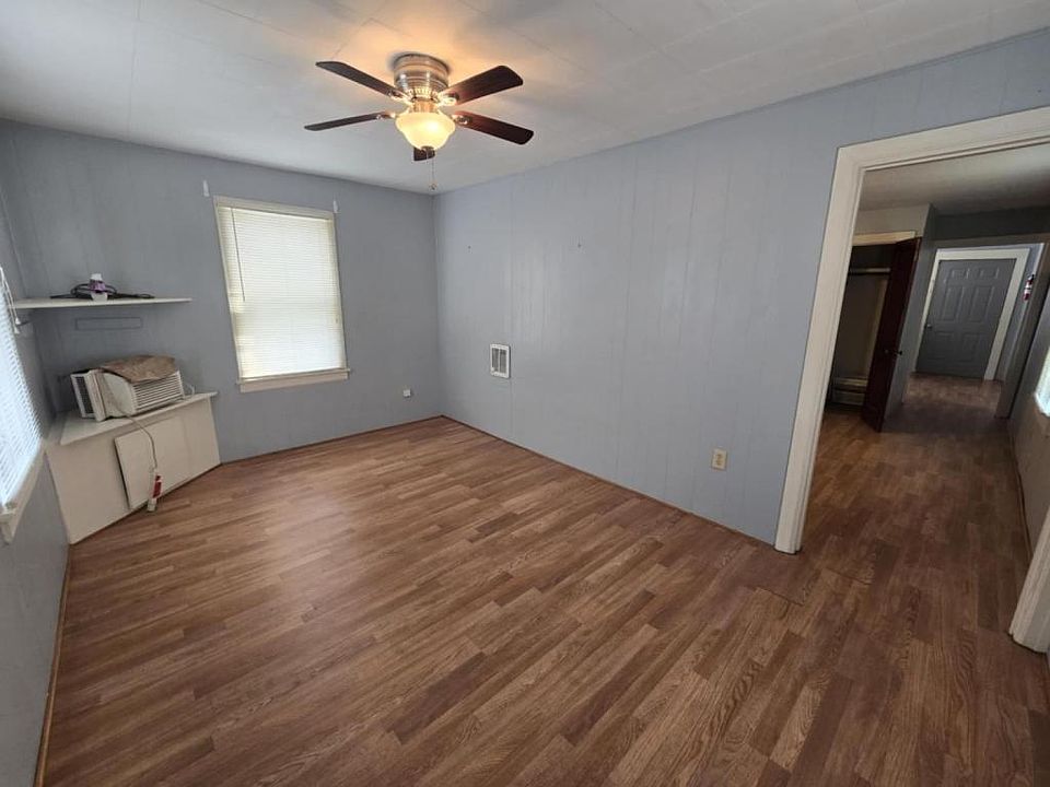 2nd image of 421 Jefferson St