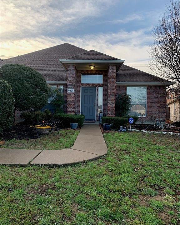 1st image of 8227 Mosstree Dr
