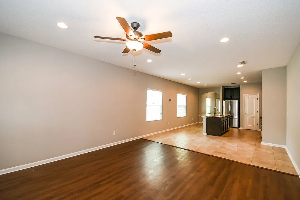 3 bed, 2.0 bath, 1677 sqft, $1,990 — Photo 3