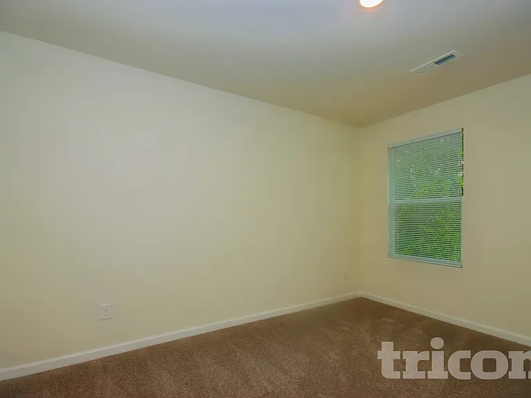 109 Sunwood Ct — Photo 11
