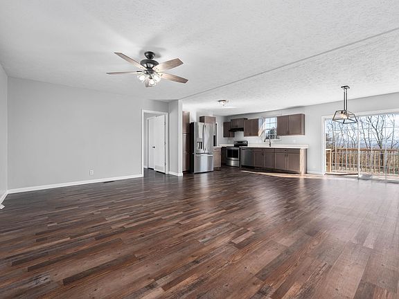 2nd image of 1088 Anderson Loop