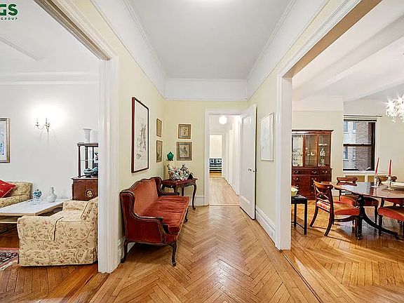 3rd image of 215 W 90th St APT 4D