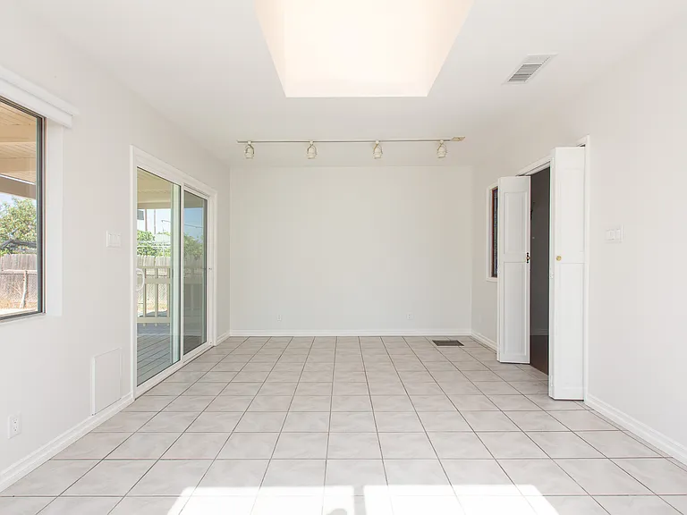 8525 Frandsen St — Photo 23
