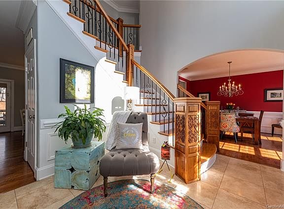 3rd image of 10425 Lady Grace Ln