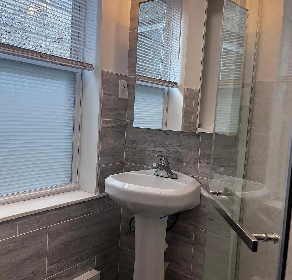 3 bed, 1.5 bath, 1044 sqft, $1,675 — Photo 4