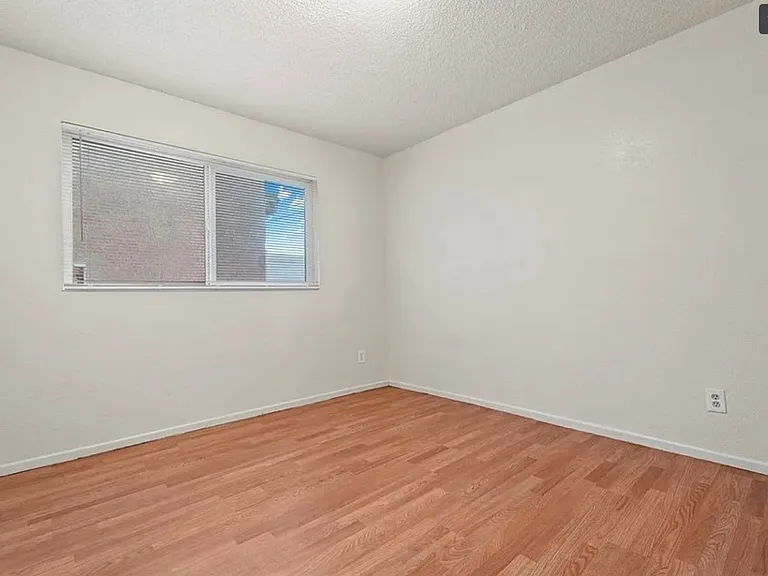 1071 May Ln — Photo 13
