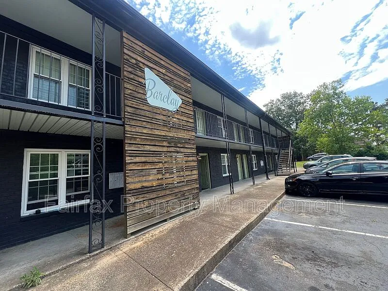 1 bed, 1.0 bath, 550 sqft, $895 — Photo 1
