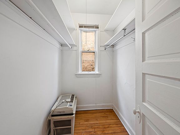 5th image of 3915 N Seeley Ave #2