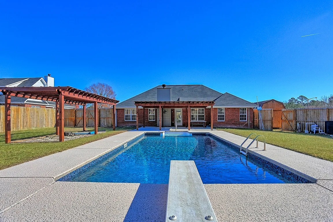204 Birch Drive - 1 — Photo 1