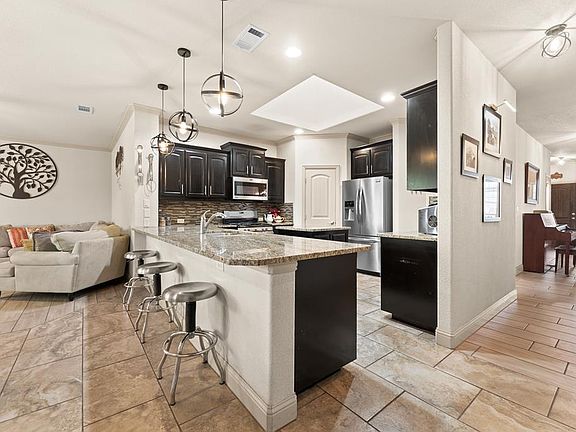 5th image of 3908 Roma St