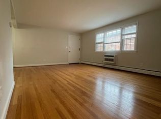 41 Charter Oak St APT B, Manchester, CT 06040