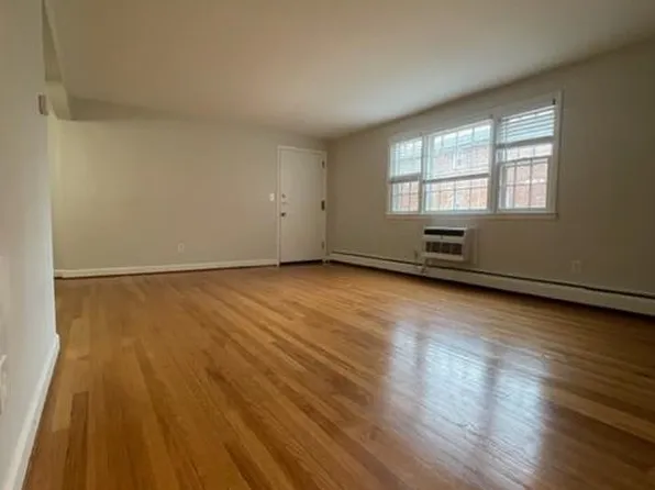 59 Charter Oak St, Manchester, CT