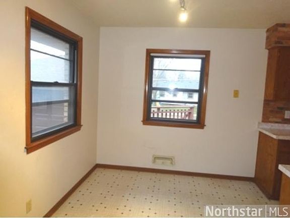 5th image of 10920 Jefferson St NE