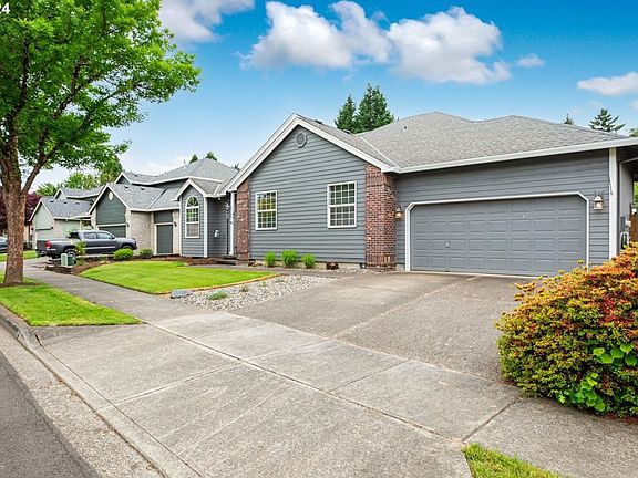 3rd image of 2119 NE 52nd Ave