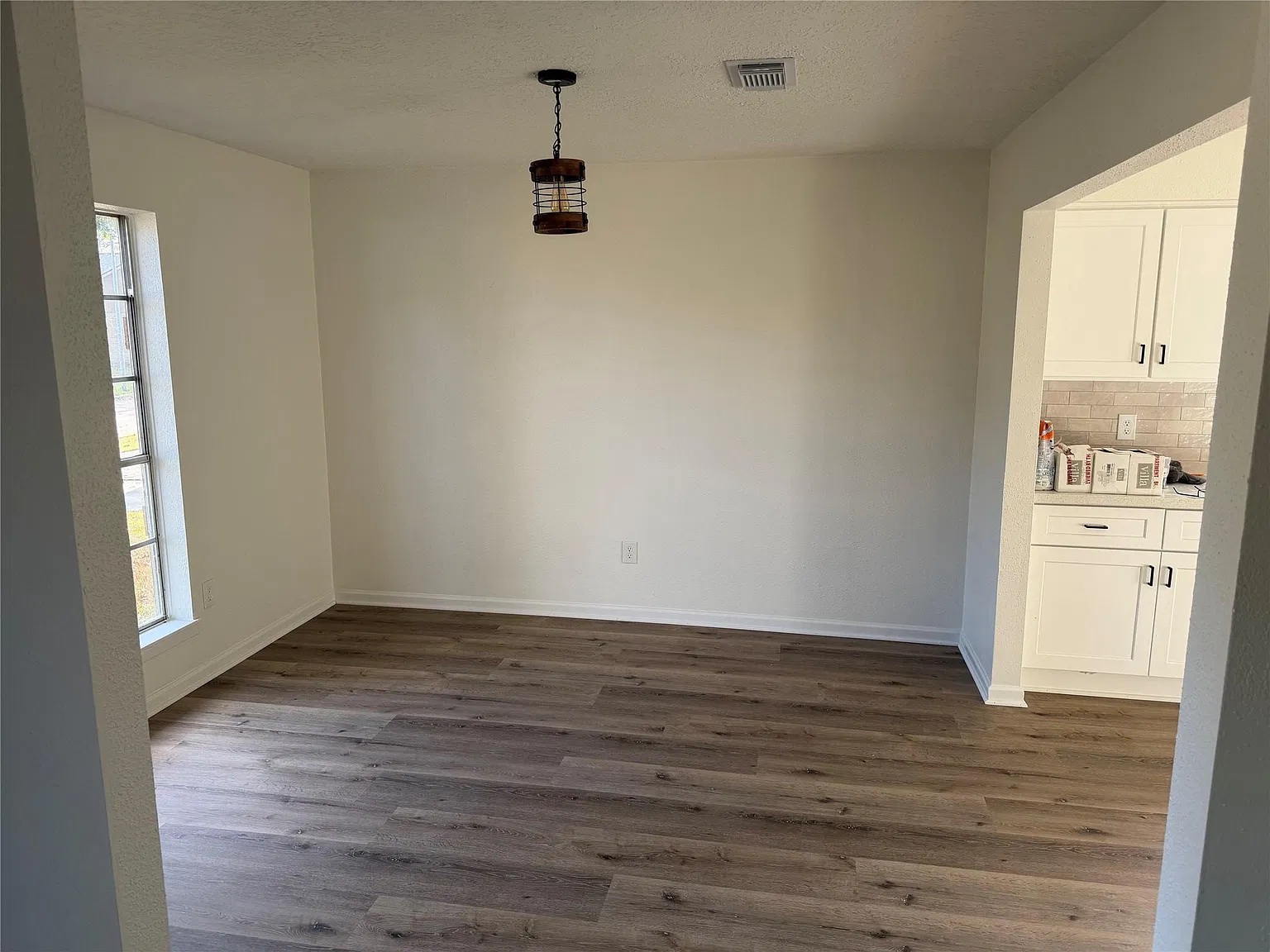 3 bed, 2.0 bath, 1712 sqft, $2,000 — Photo 1