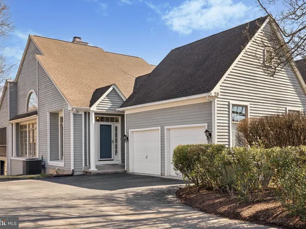 28 Southampton Parish Rd, Landenberg, PA 19350