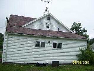 2nd image of 852 Belmont Ave
