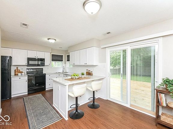 4th image of 7954 Branch Creek Dr