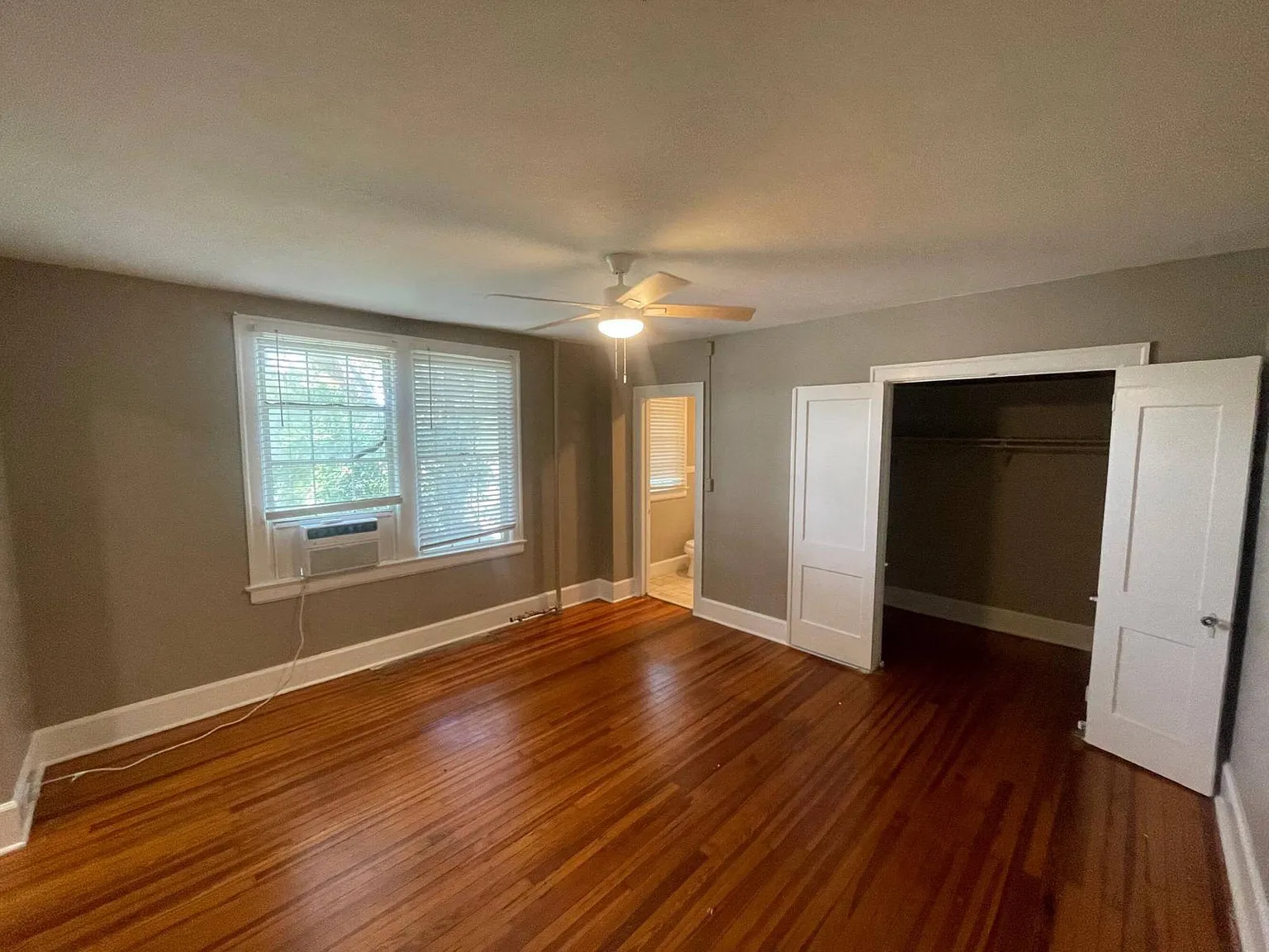 Studio, 650 sqft, $1,150 — Photo 2