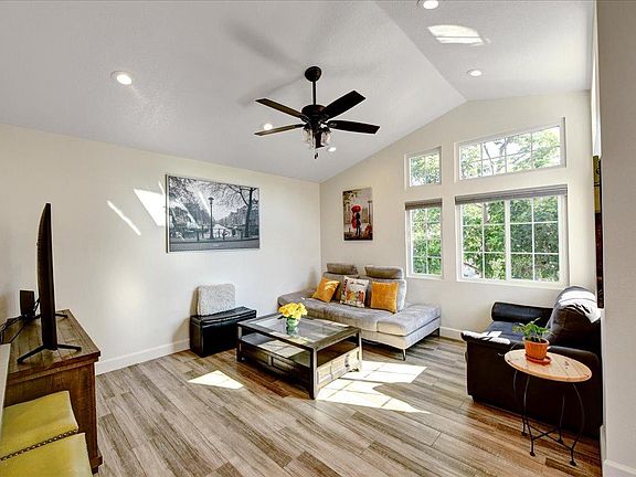 3rd image of 27281 Ryan Dr