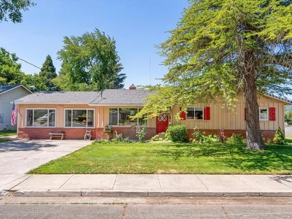 718 Buena Vista Ct, Mount Shasta, CA 96067