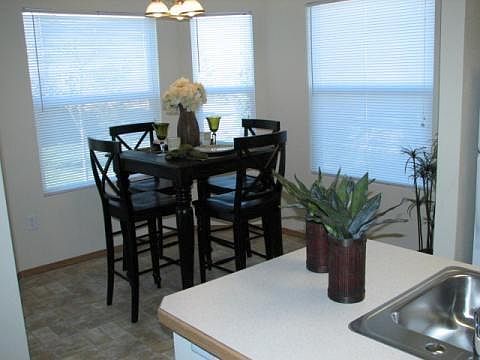 dining area_10052016