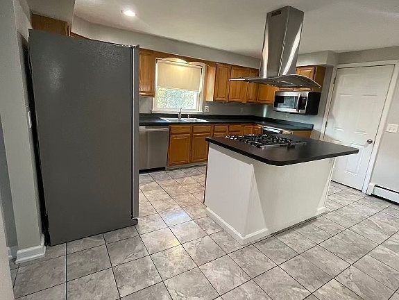 2nd image of 1009 Beechwood Ln