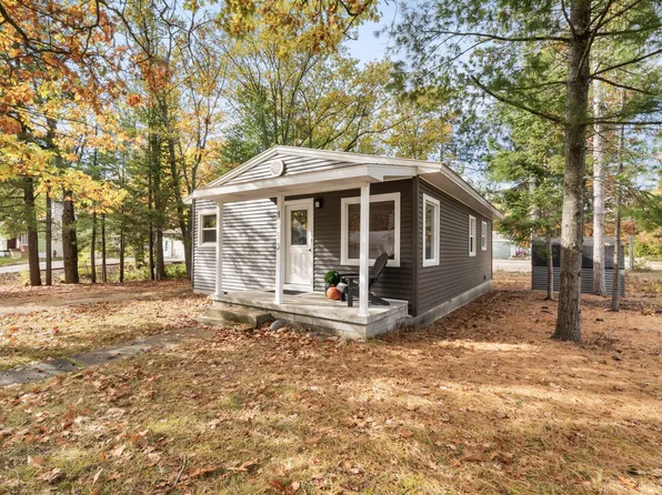 1053 Saint Paul St, Rogers City, MI 49779