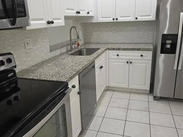 8075 SW 107th Ave APT 210, Miami, FL 33173