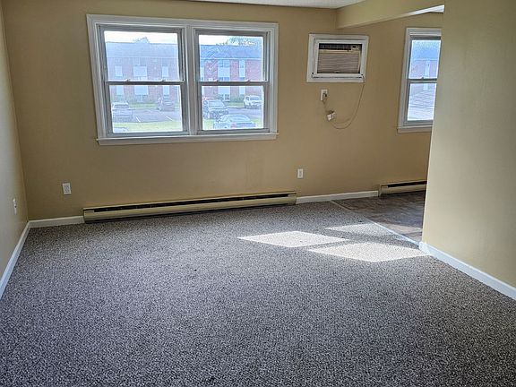 4th image of 6556 Lincoln Ave #A