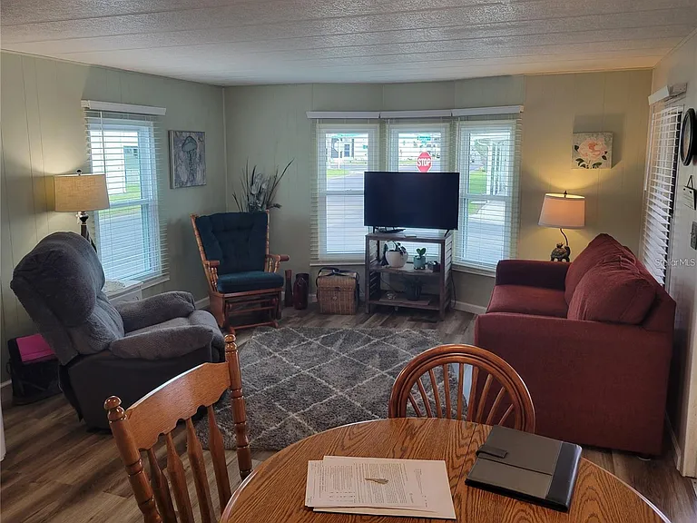 3111 Bessie Ln — Photo 2