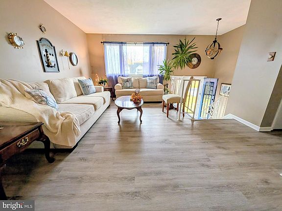 3rd image of 205 Anchor Ln