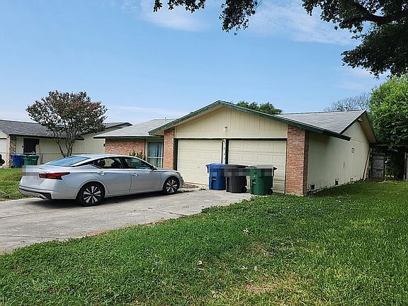2nd image of 1047 Honeytree Ln