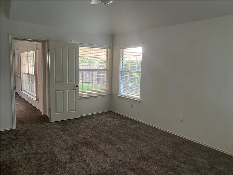209 Bryce Canyon Dr — Photo 13