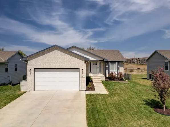 520 E Shade St, Andover, KS 67002