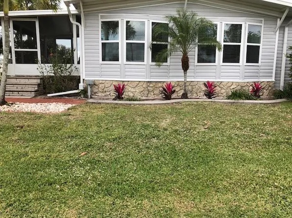 66 Lemans Dr, Naples, FL 34112